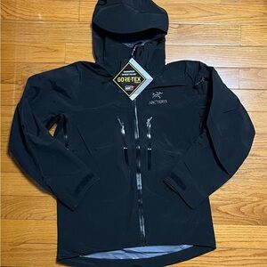 Arc'teryx Black Alpha SV Jacket